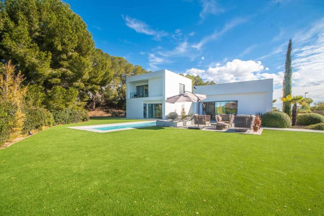 4 bedroom Villa for sale in Las Colinas Golf with pool garage - € 1,200,000 (Ref: 9495423)
