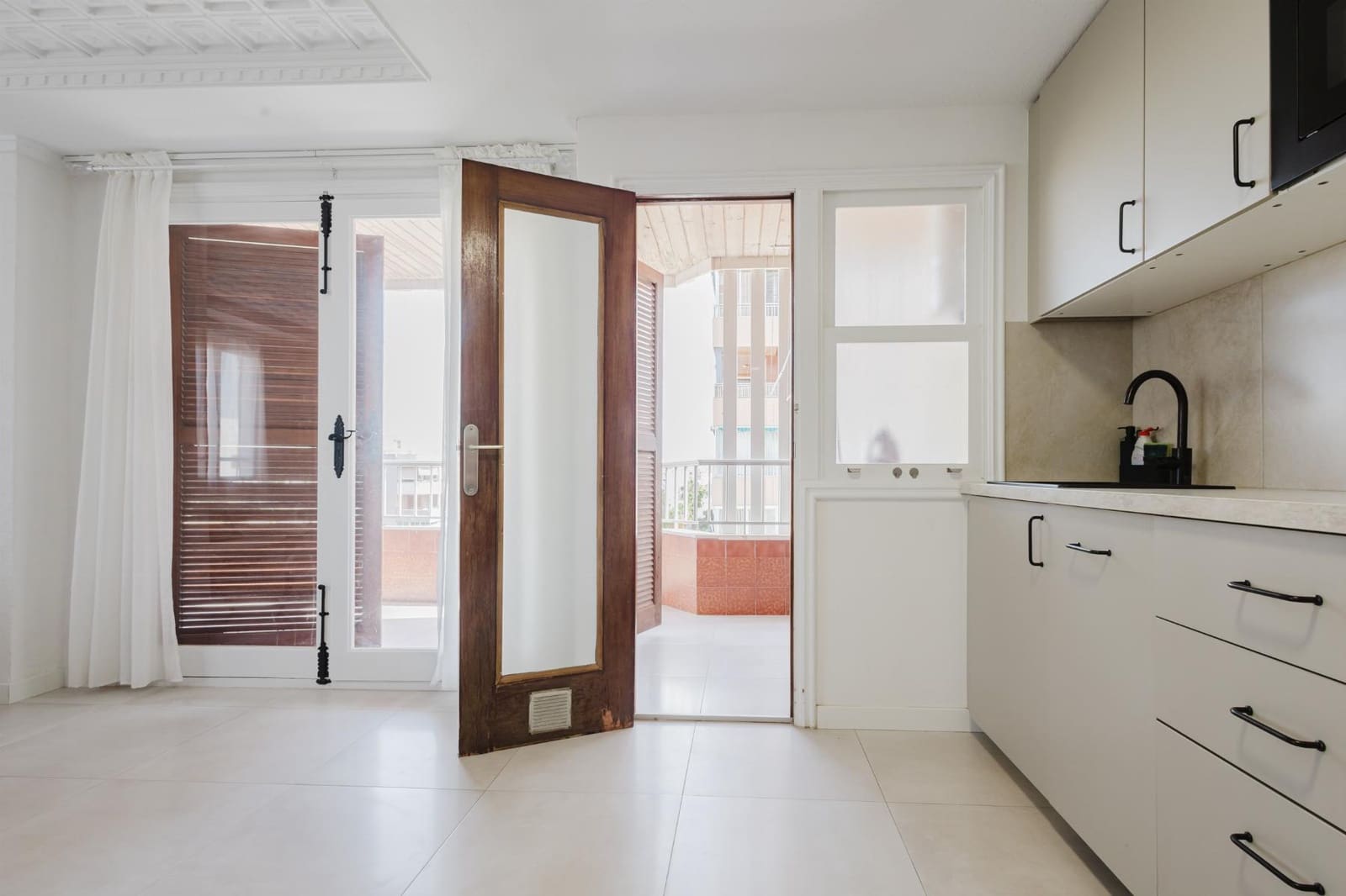 3 bedroom Apartment for sale in Torrevieja with pool - € 235,000 (Ref: 9495440)