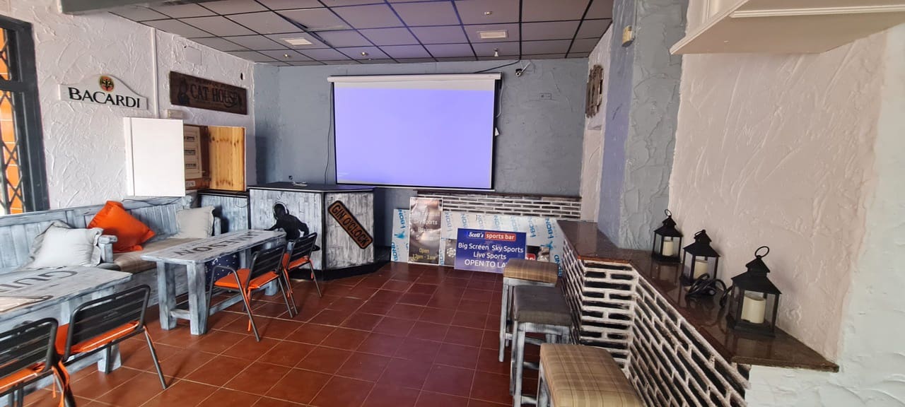 Commercial for sale in Los Dolses with pool - € 79,000 (Ref: 9495449)