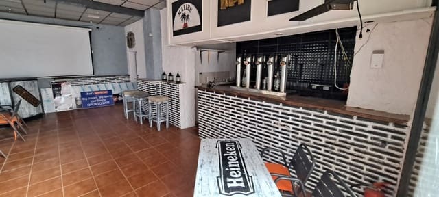 Commercial for sale in Los Dolses, Orihuela with pool - € 79,000 (Ref: 9495449)