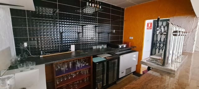 Commercial for sale in Los Dolses, Orihuela with pool - € 79,000 (Ref: 9495449)