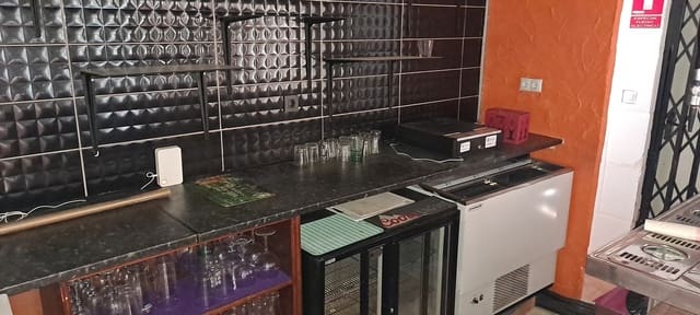 Commercial for sale in Los Dolses, Orihuela with pool - € 79,000 (Ref: 9495449)