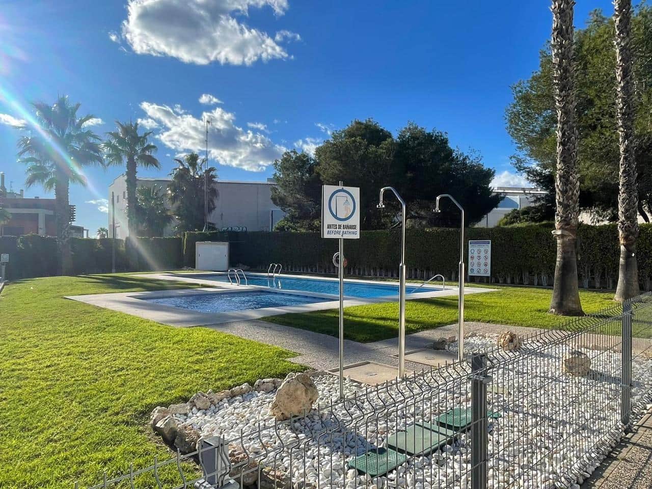 3 bedroom Villa for sale in Villamartin with pool garage - € 329,995 (Ref: 9500199)