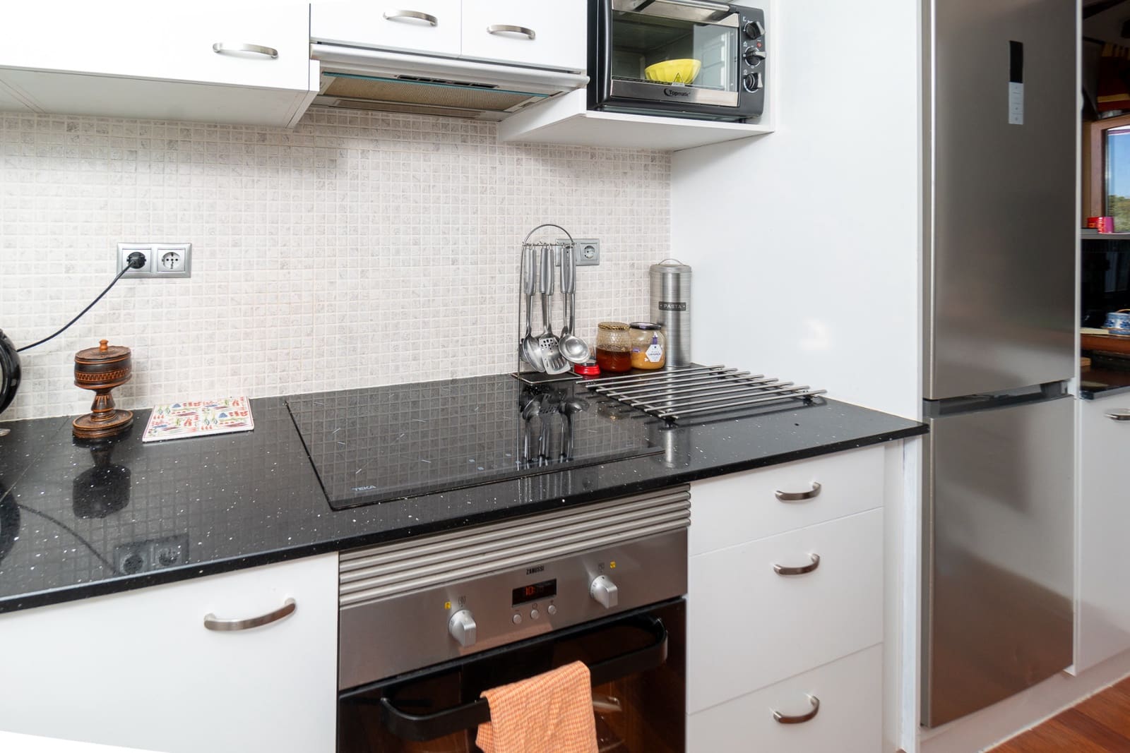 2 bedroom Semi-detached Villa for sale in Villamartin with pool - € 289,000 (Ref: 9500200)