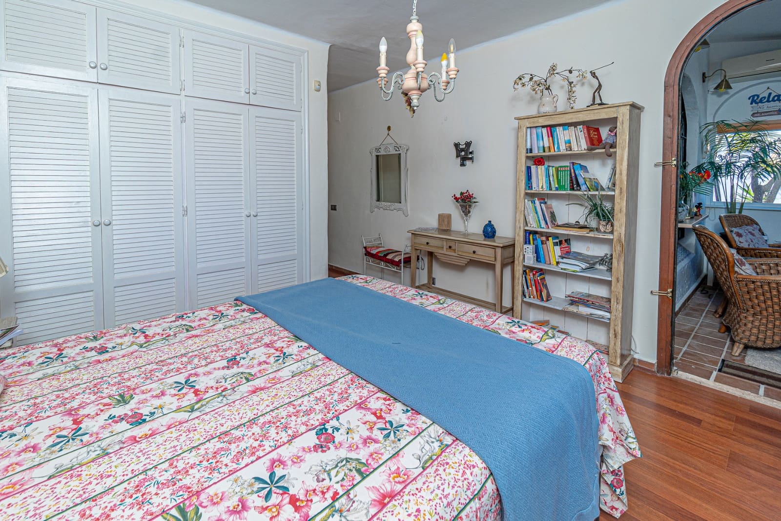 2 bedroom Semi-detached Villa for sale in Villamartin with pool - € 289,000 (Ref: 9500200)