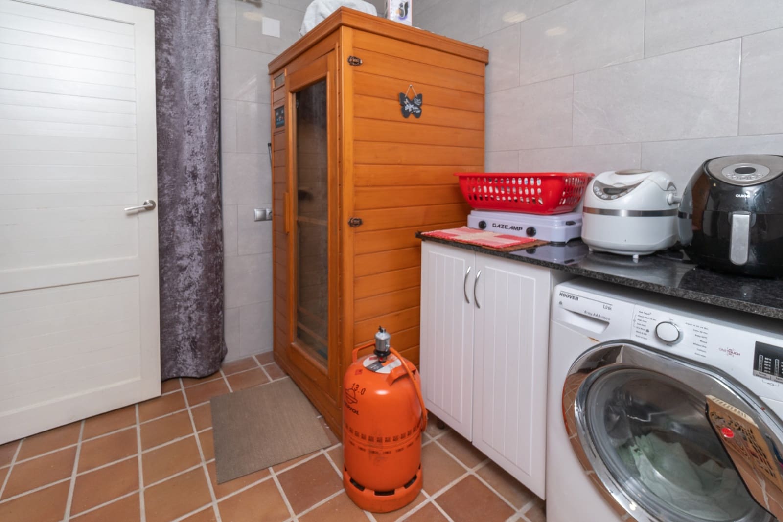 2 bedroom Semi-detached Villa for sale in Villamartin with pool - € 289,000 (Ref: 9500200)