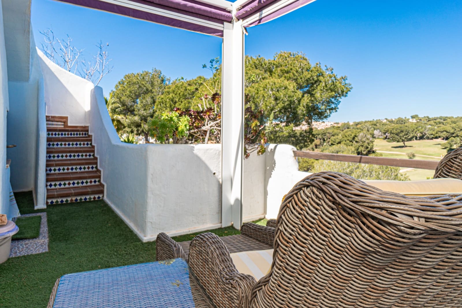 2 bedroom Semi-detached Villa for sale in Villamartin with pool - € 289,000 (Ref: 9500200)