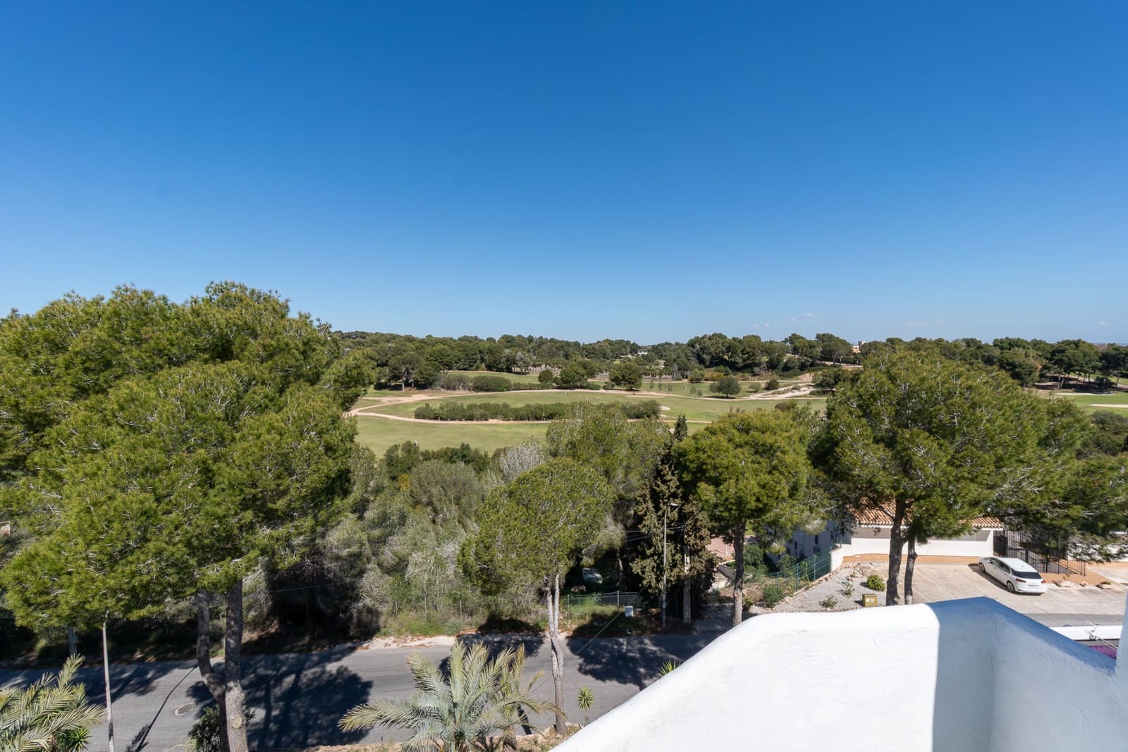 2 bedroom Semi-detached Villa for sale in Villamartin with pool - € 289,000 (Ref: 9500200)