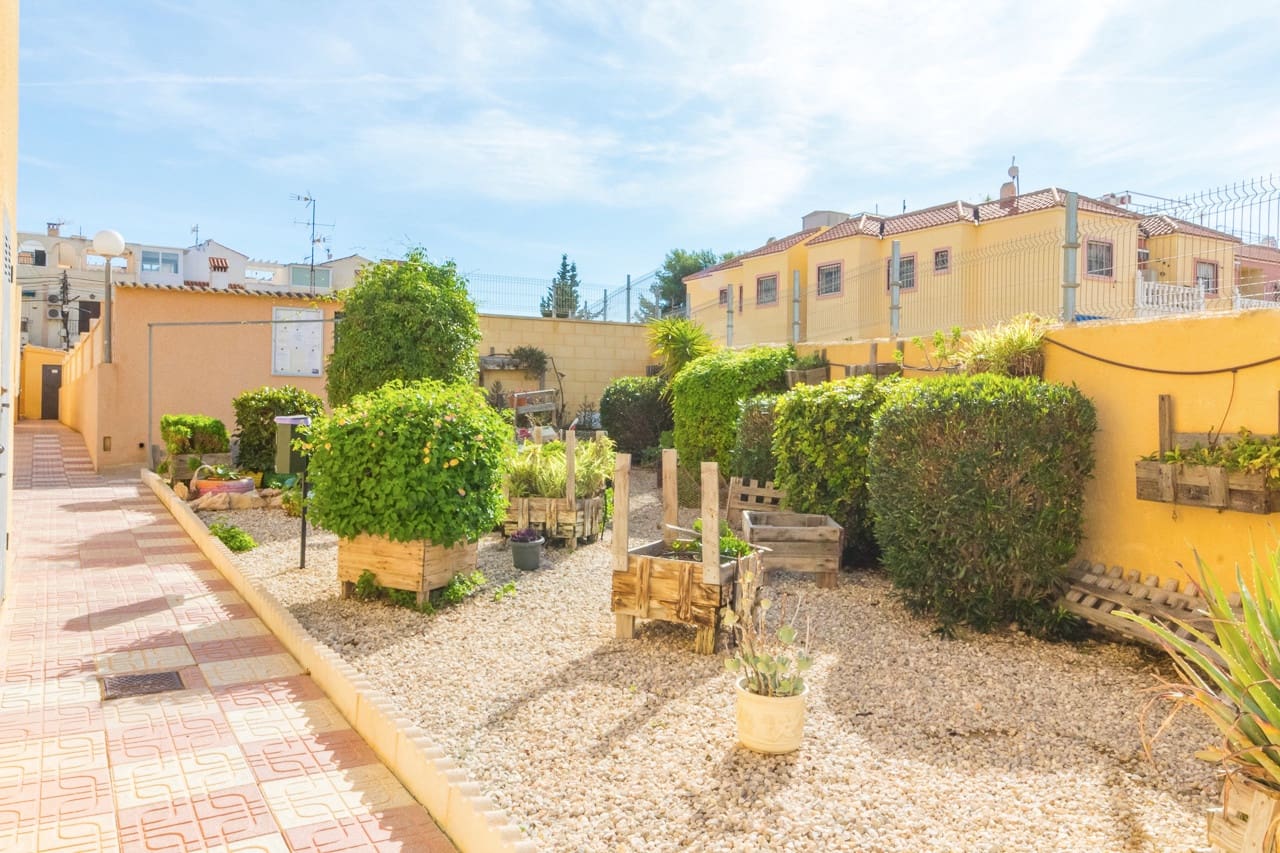 1 soveværelse Lejlighed til salg i Torrevieja med swimmingpool - € 109.000 (Ref: 9500201)