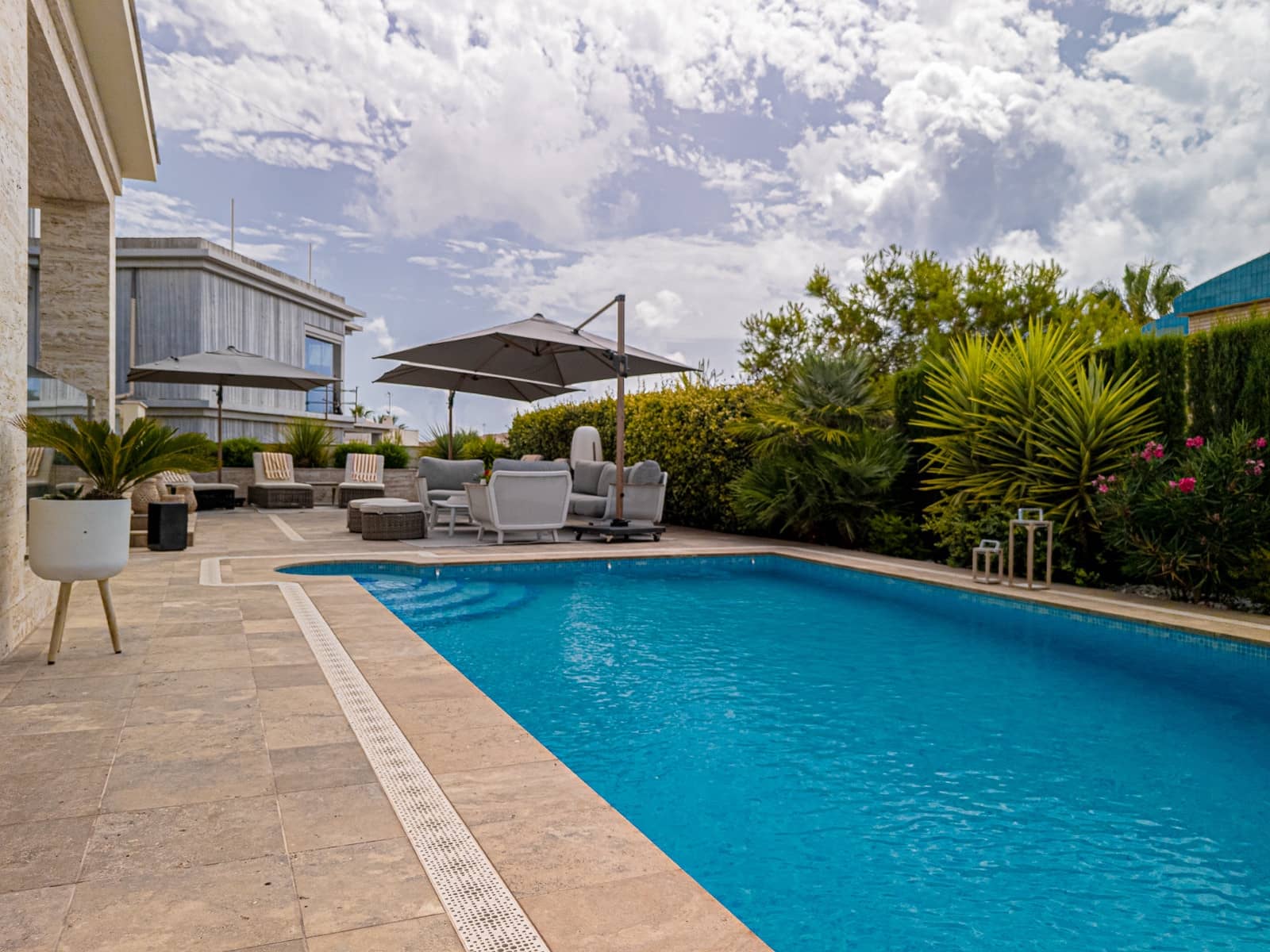 6 sovrum Villa till salu i La Zenia med pool garage - 2 950 000 € (Ref: 9510311)