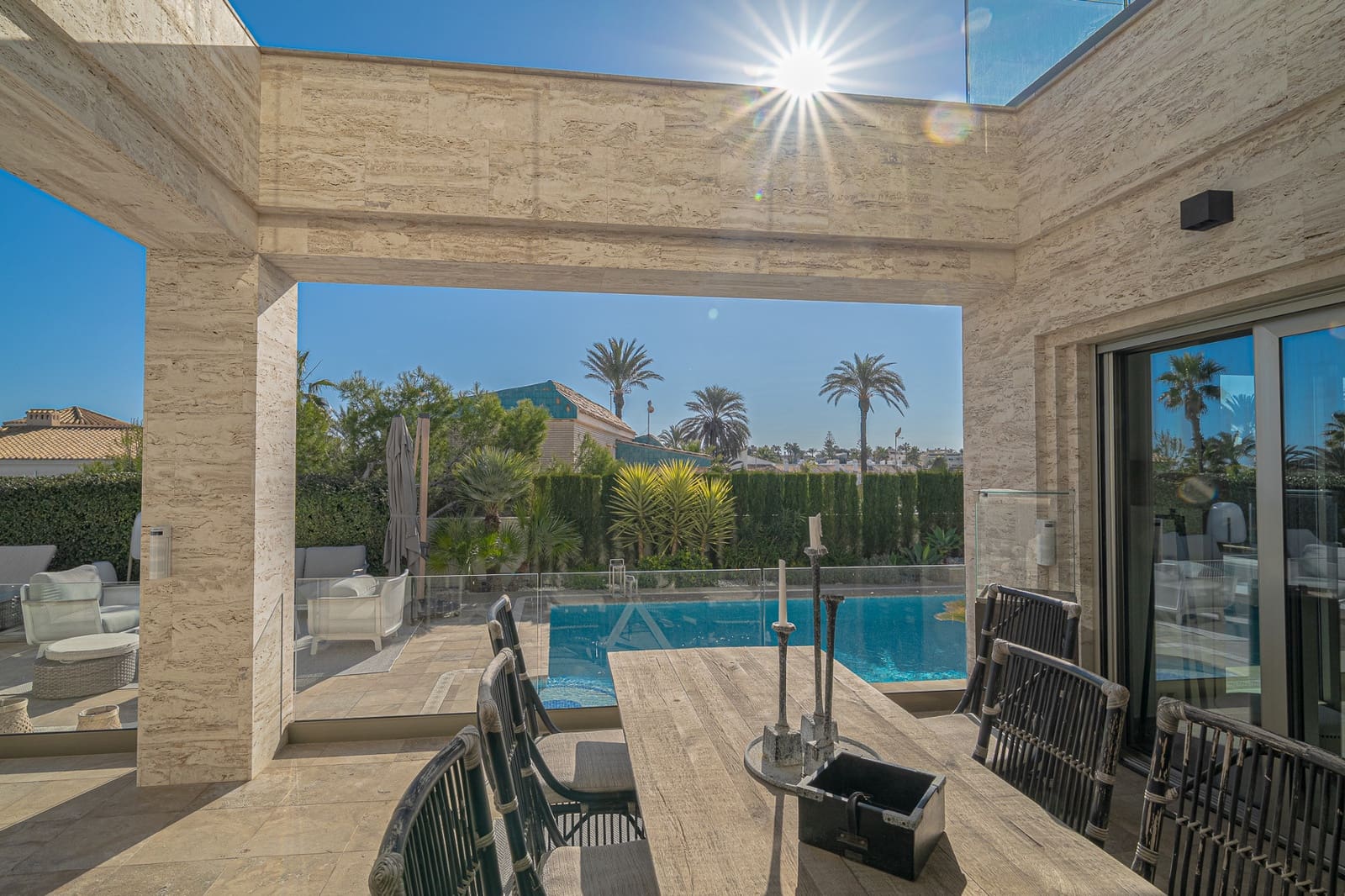 6 sovrum Villa till salu i La Zenia med pool garage - 2 950 000 € (Ref: 9510311)