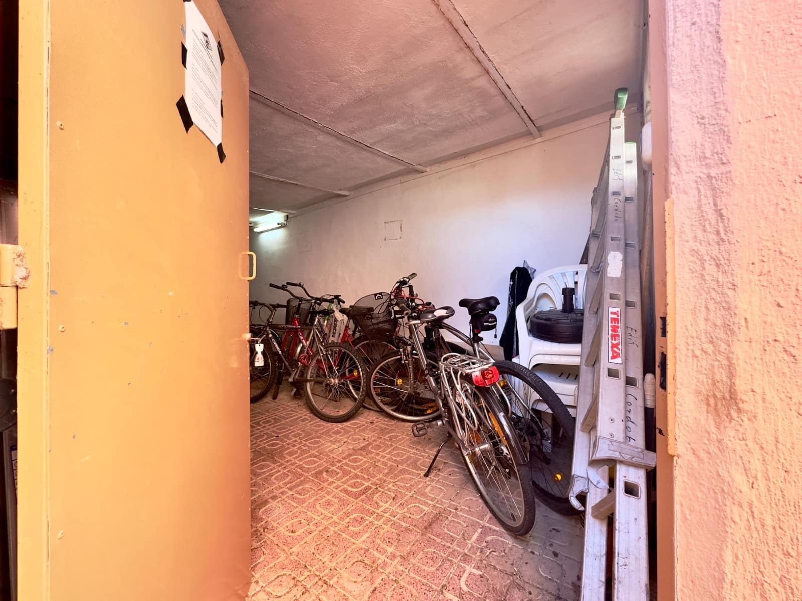 1 makuuhuone Huoneisto myytävänä paikassa Torrevieja mukana uima-altaan - 135 000 € (Ref: 9521649)