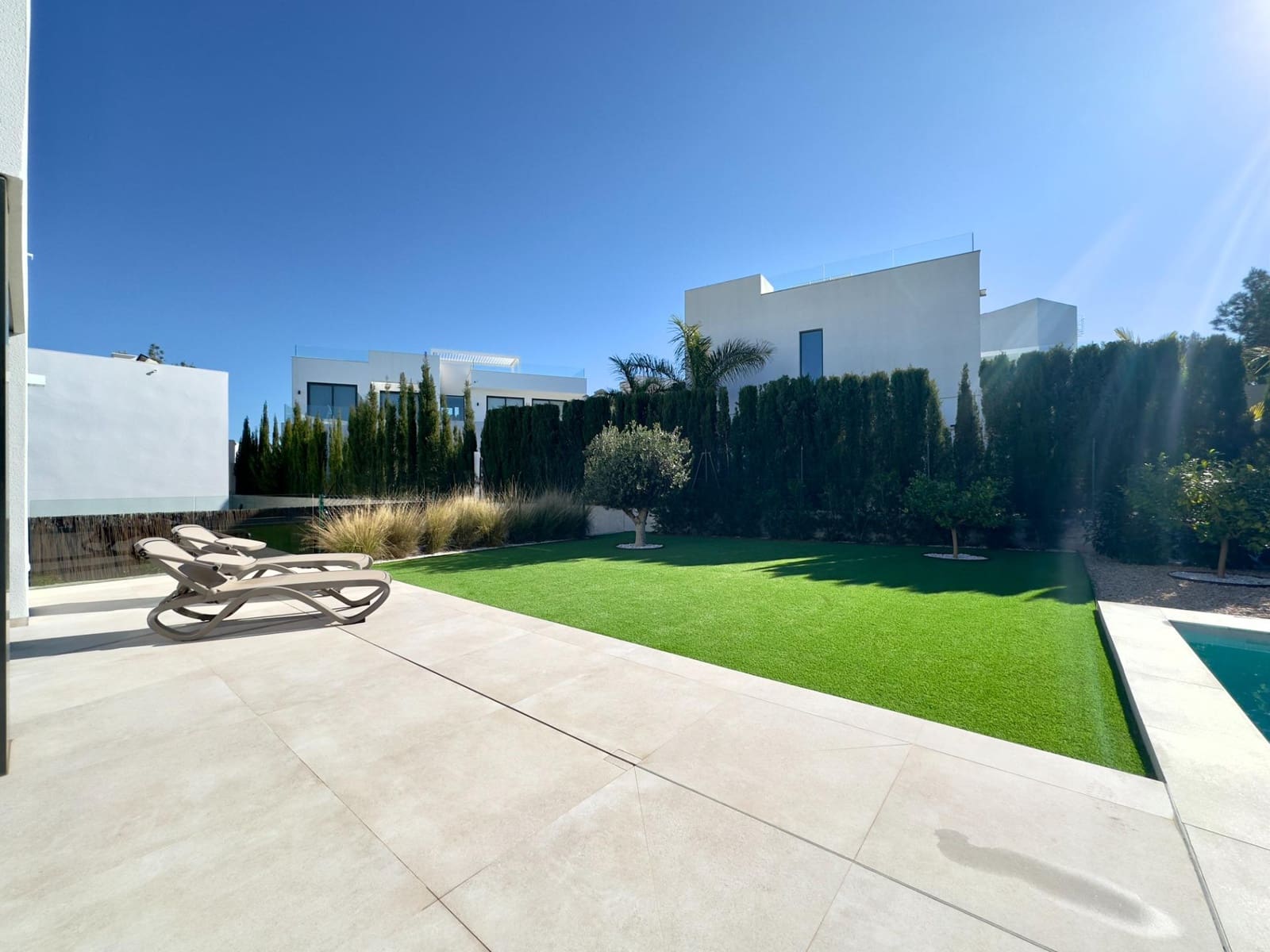 3 sypialnia Willa na sprzedaż w Las Colinas Golf z basenem garażem - 1 030 000 € (Ref: 9528402)