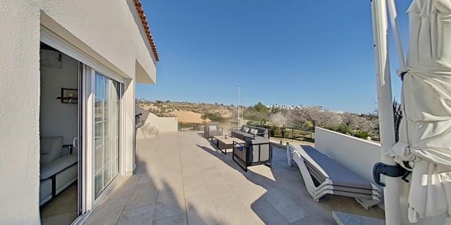 4 Zimmer Villa zu verkaufen in Campoamor, Orihuela mit Pool - 499.000 € (Ref: 9539477)