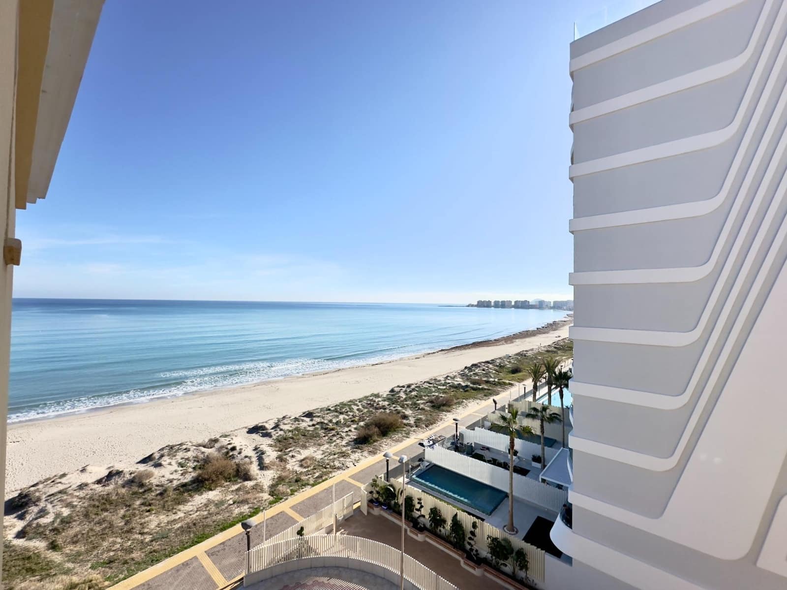 2 sovrum Lägenhet till salu i La Manga del Mar Menor med pool - 315 000 € (Ref: 9539479)