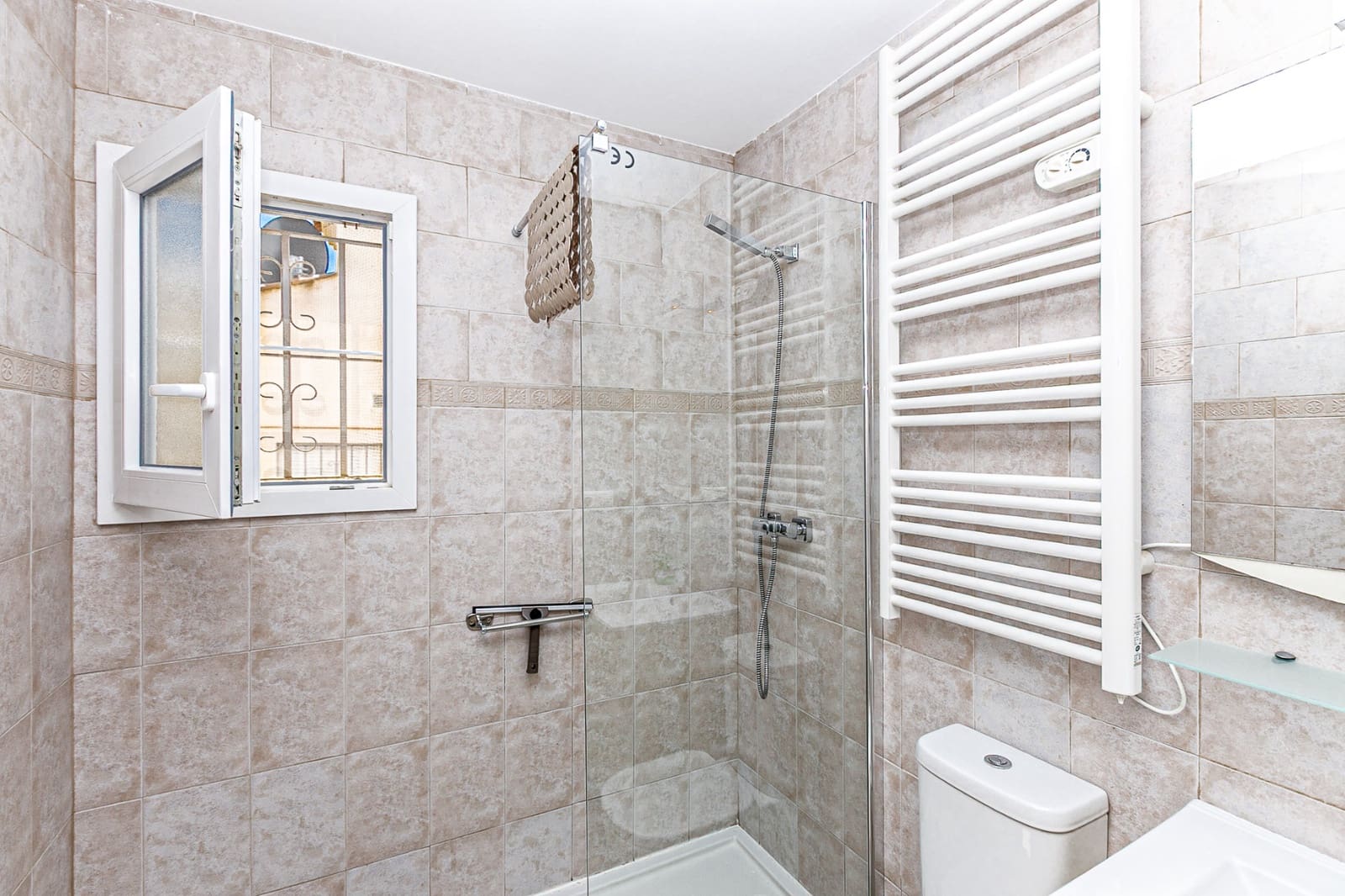 4 sypialnia Willa na sprzedaż w La Marina z basenem - 389 000 € (Ref: 9549997)