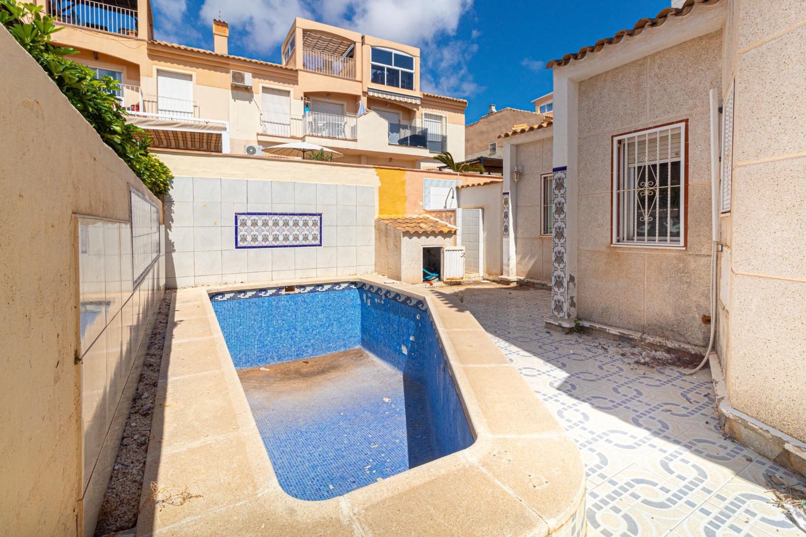 3 quarto Moradia para venda em Playa Flamenca com piscina - 189 000 € (Ref: 9550004)