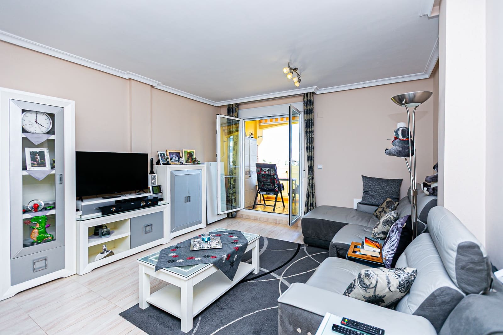 2 sovrum Lägenhet till salu i Orihuela Costa med pool - 174 900 € (Ref: 9563797)