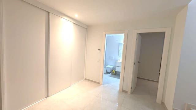 4 bedroom Villa for sale in Cabo Roig, Orihuela with pool garage - € 529,950 (Ref: 9570004)