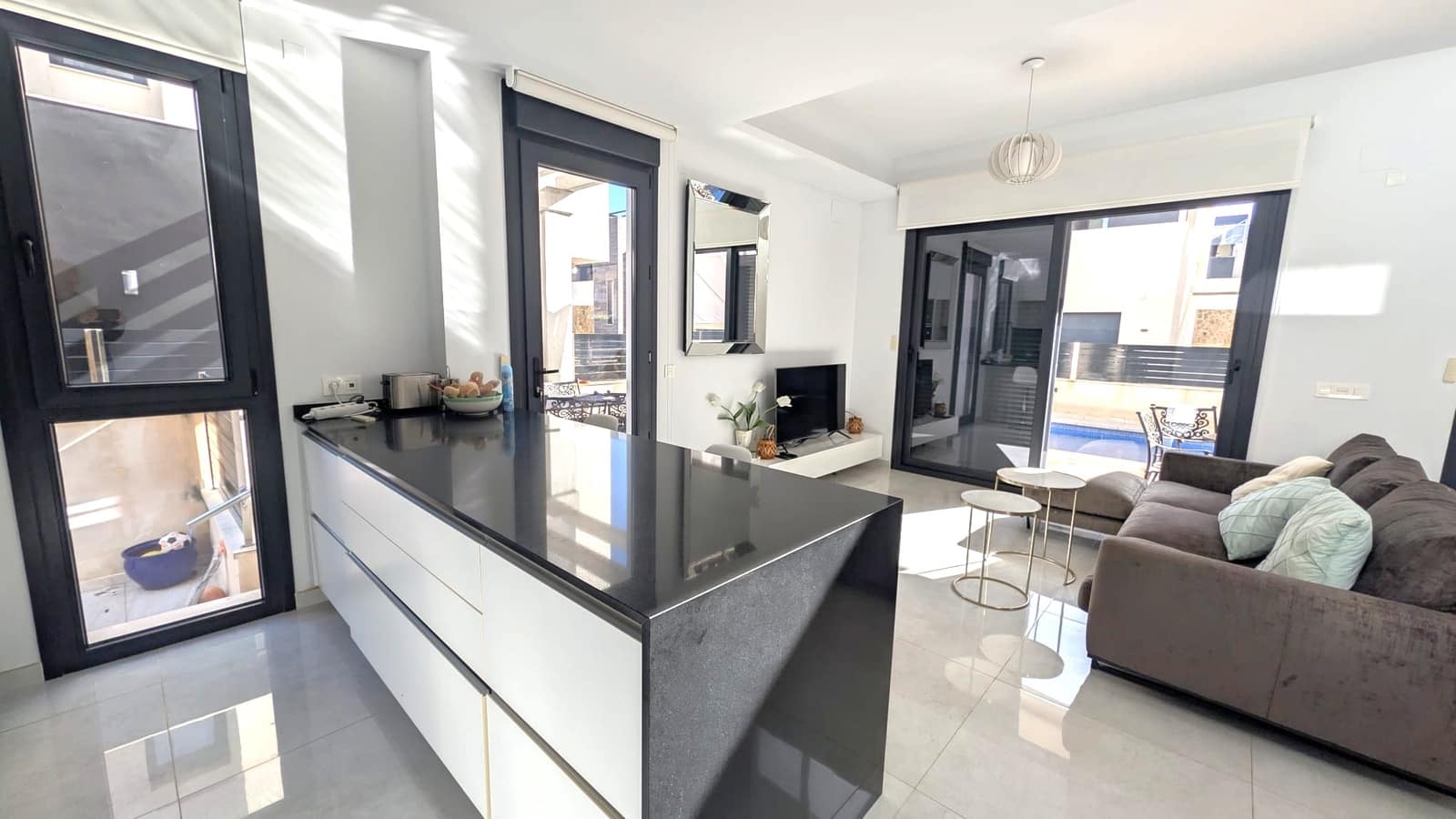 4 makuuhuone Huvila myytävänä paikassa Cabo Roig mukana uima-altaan 
autotalli - 529 950 € (Ref: 9570004)