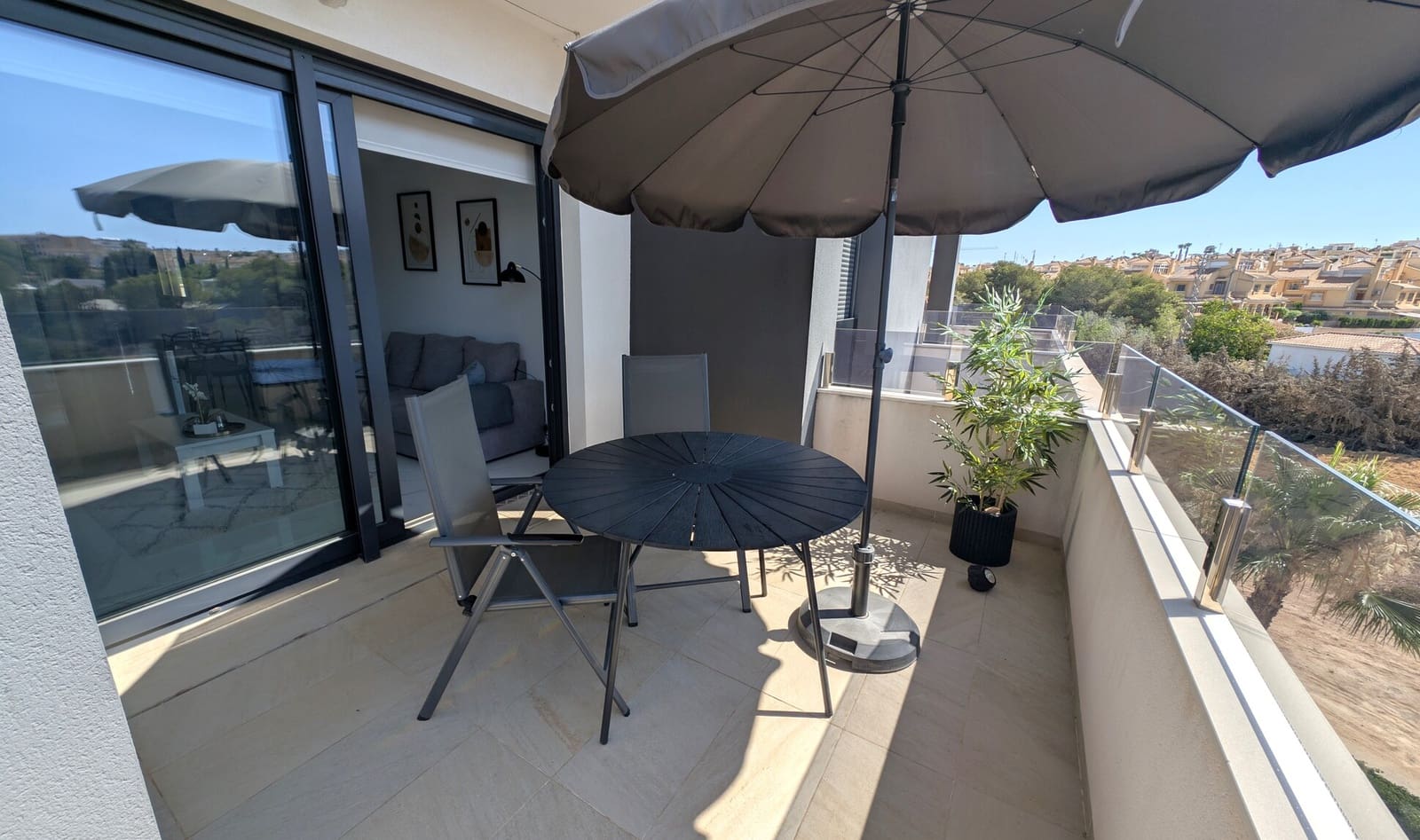 Ático de 2 habitaciones en Villamartin en venta con piscina garaje - 244.000 € (Ref: 9570005)