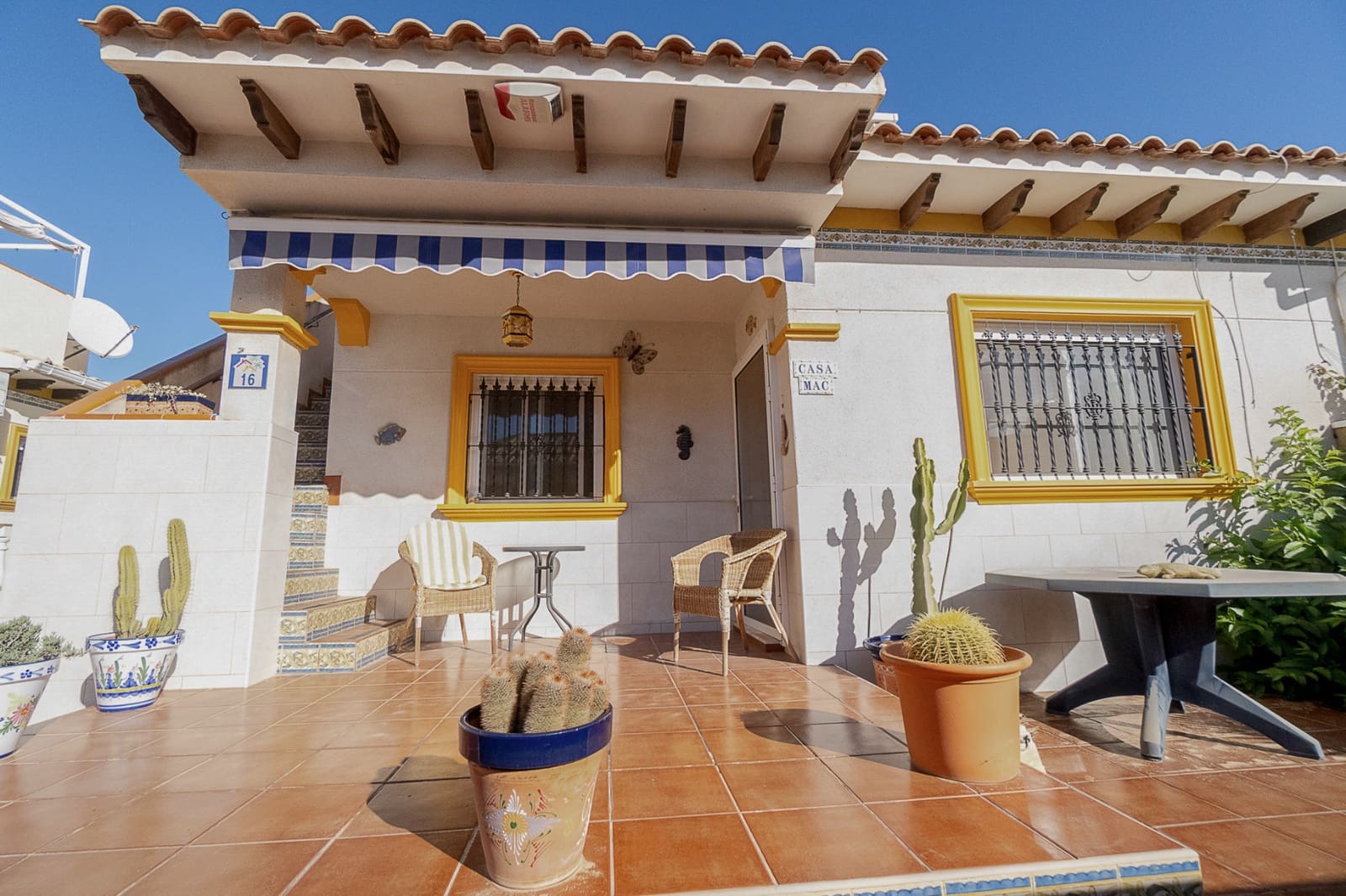 2 slaapkamer Bungalow te koop in La Zenia met zwembad - € 185.000 (Ref: 9584667)
