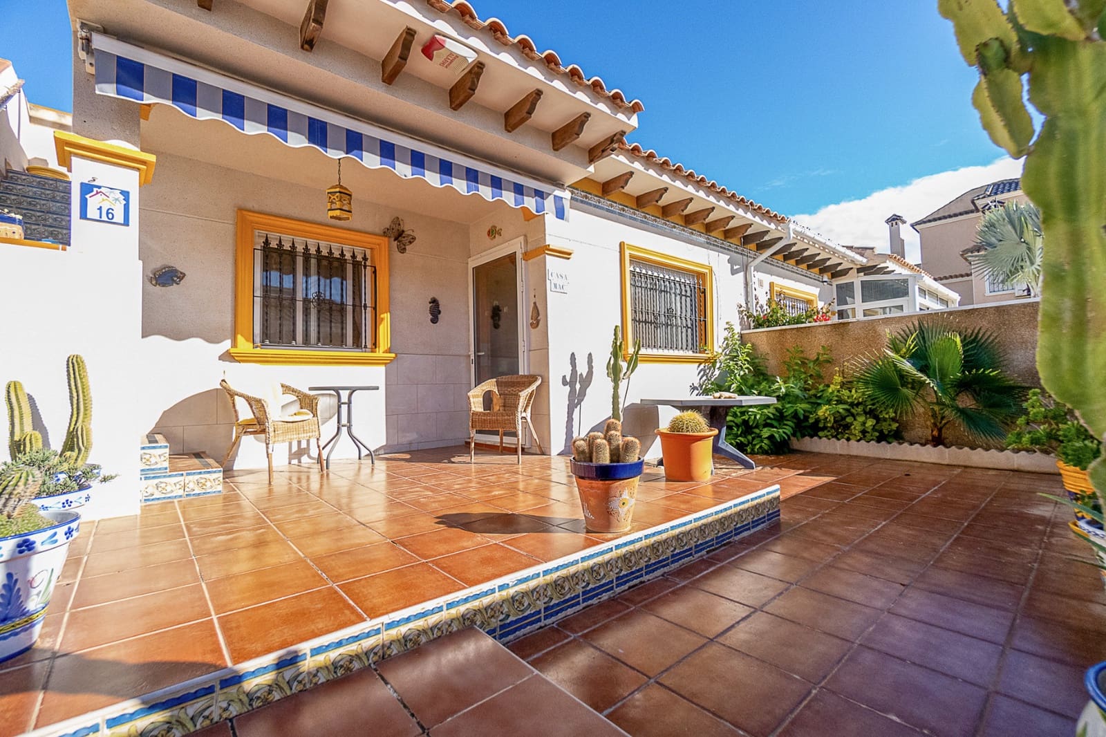 2 slaapkamer Bungalow te koop in La Zenia met zwembad - € 185.000 (Ref: 9584667)