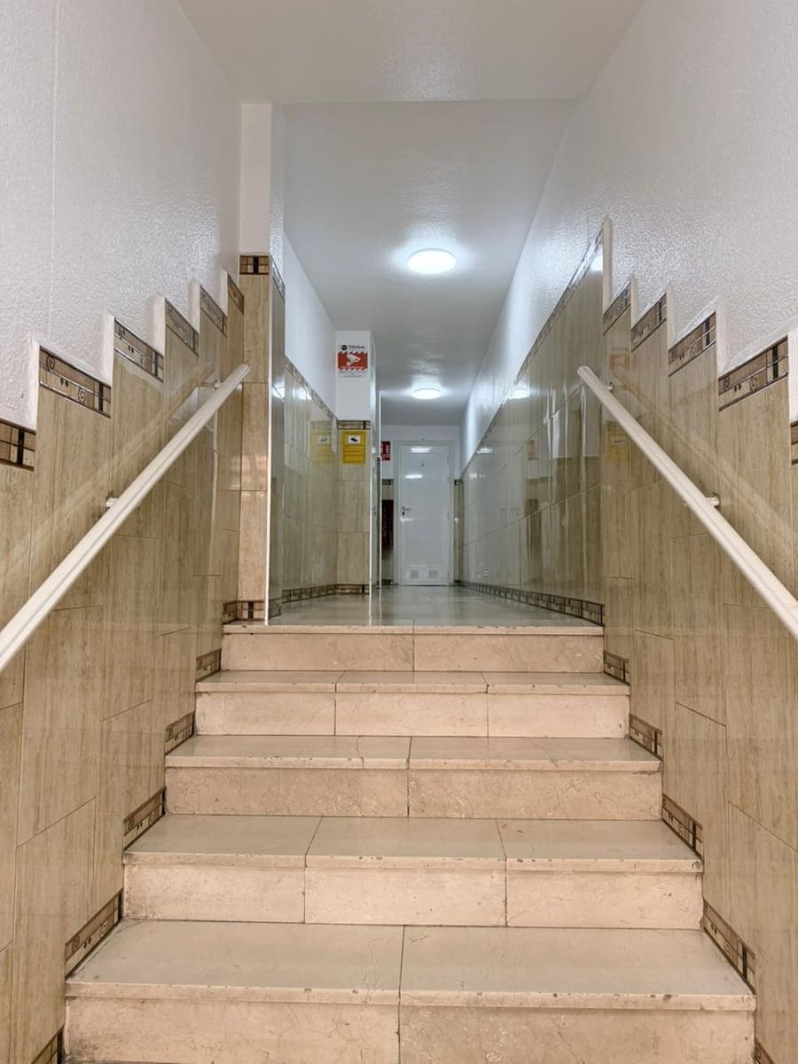 Apartamento de 3 habitaciones en Torrevieja en venta con piscina - 219.000 € (Ref: 9584671)