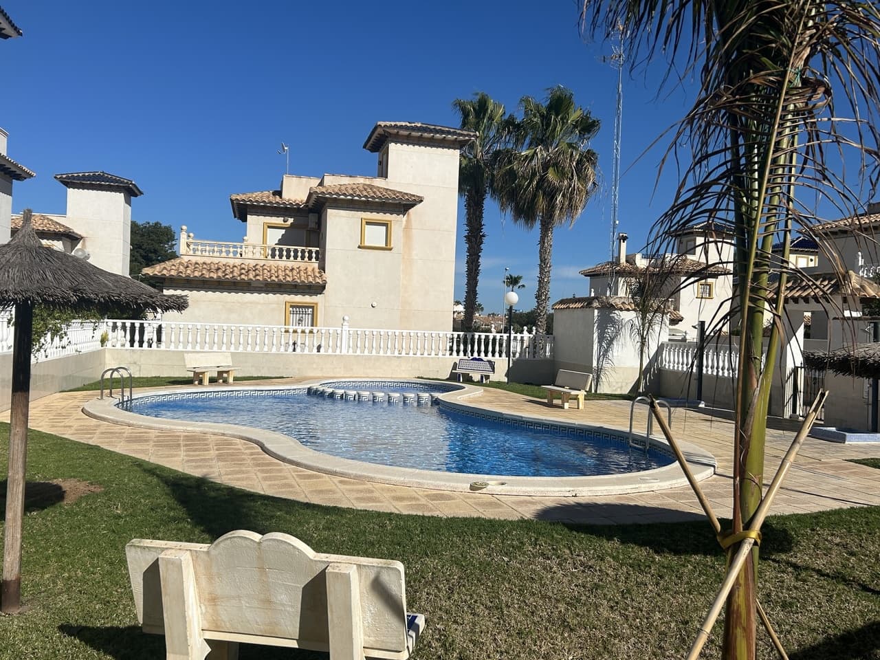 2 slaapkamer Huis te koop in Cabo Roig met zwembad garage - € 240.000 (Ref: 9591962)