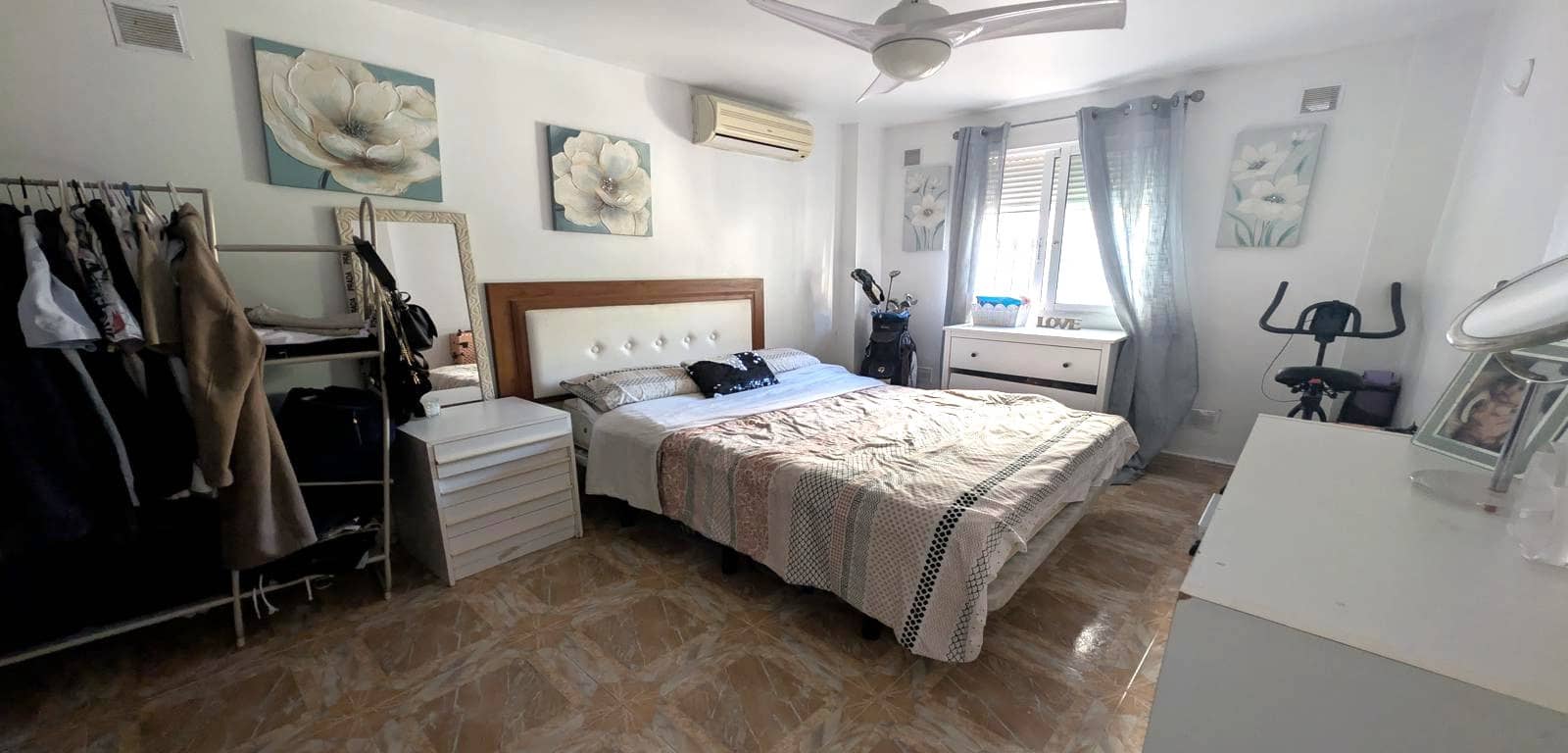 4 bedroom Villa for sale in La Zenia with pool - € 399,000 (Ref: 9606490)