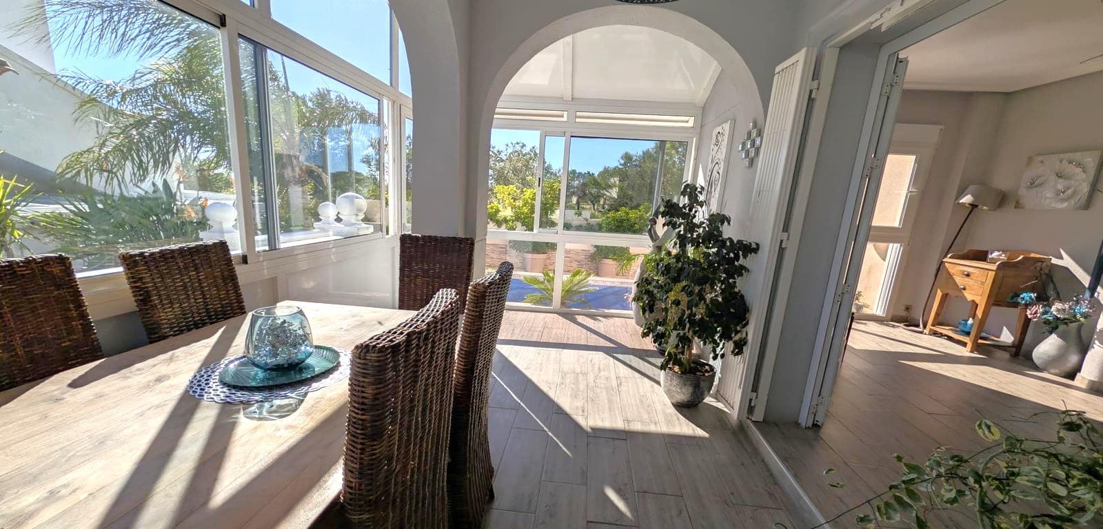 4 bedroom Villa for sale in La Zenia with pool - € 399,000 (Ref: 9606490)