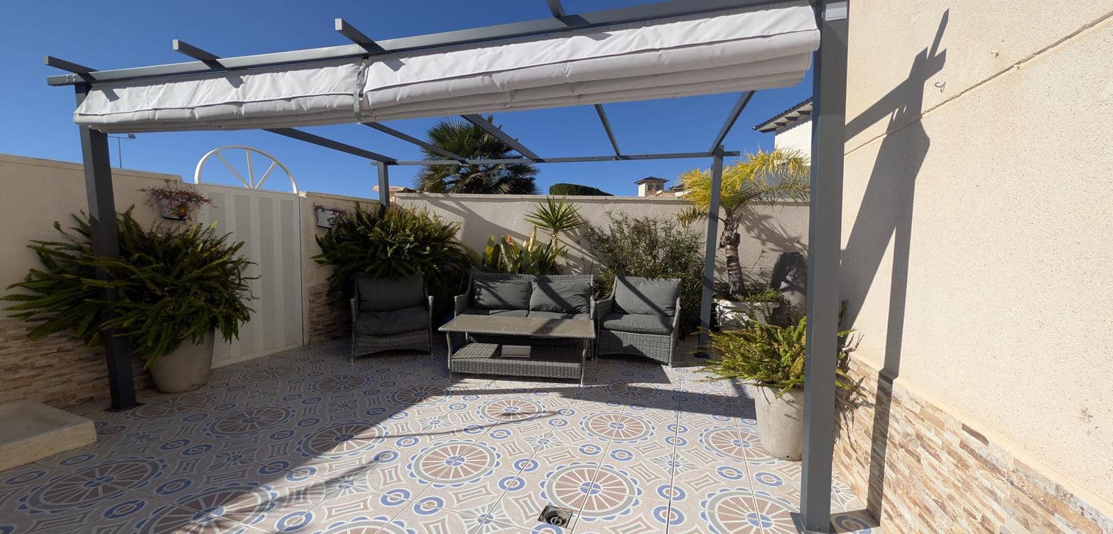 4 bedroom Villa for sale in La Zenia with pool - € 399,000 (Ref: 9606490)