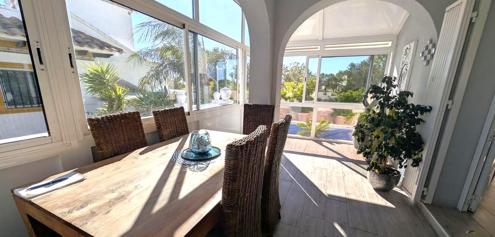 4 bedroom Villa for sale in La Zenia with pool - € 399,000 (Ref: 9606490)