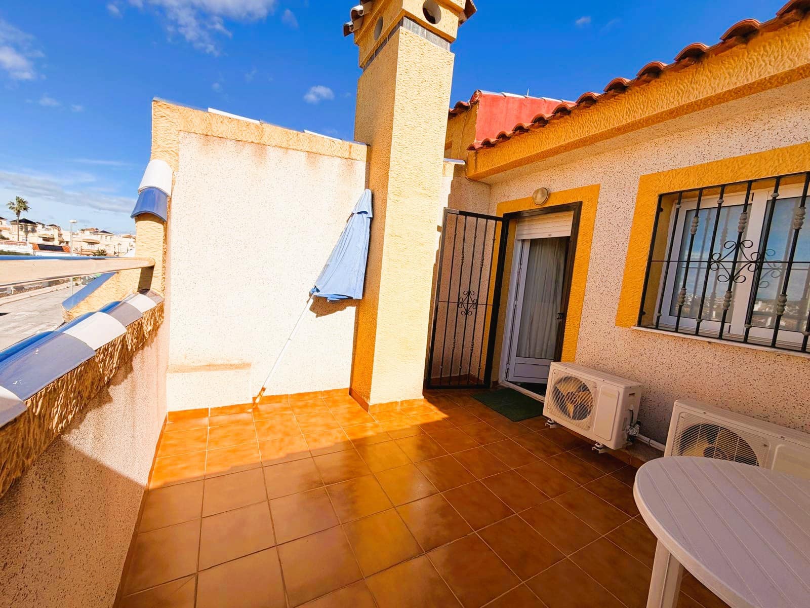 3 soveværelse Byhus til salg i Playa Flamenca med swimmingpool - € 177.000 (Ref: 9618148)