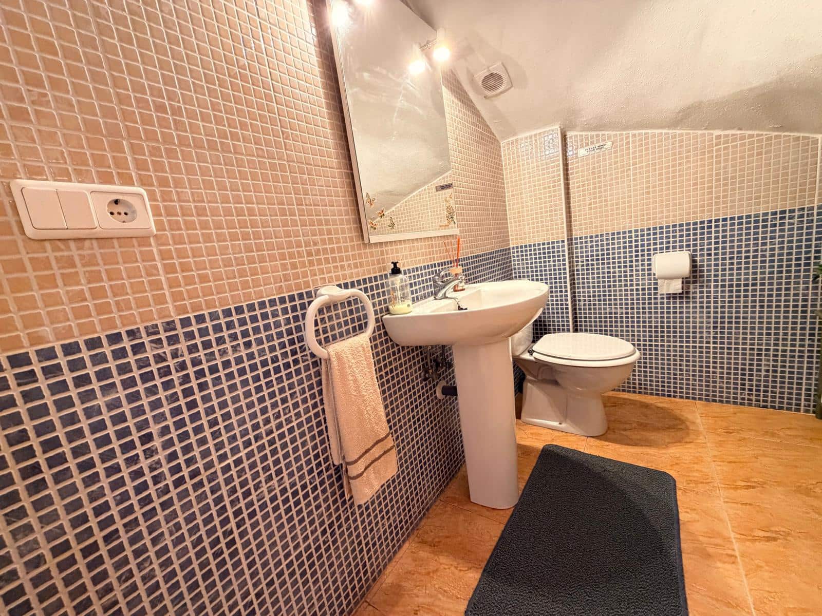 3 soveværelse Byhus til salg i Playa Flamenca med swimmingpool - € 177.000 (Ref: 9618148)