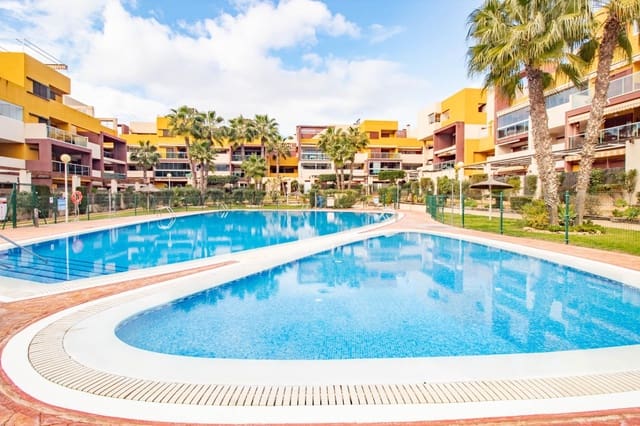 Apartamento de 2 habitaciones en Playa Flamenca, Orihuela en venta con piscina - 249.000 € (Ref: 9618151)