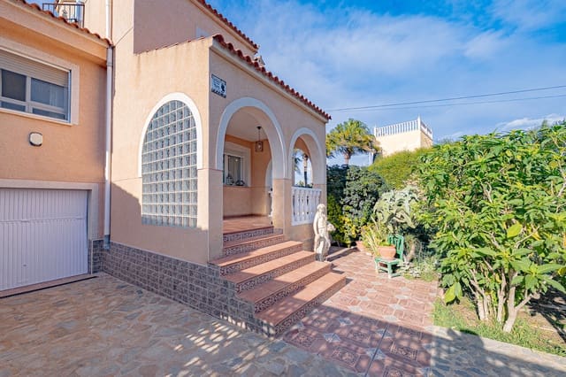 4 slaapkamer Halfvrijstaande villa te koop in El Chaparral, Torrevieja met zwembad - € 390.000 (Ref: 9628211)