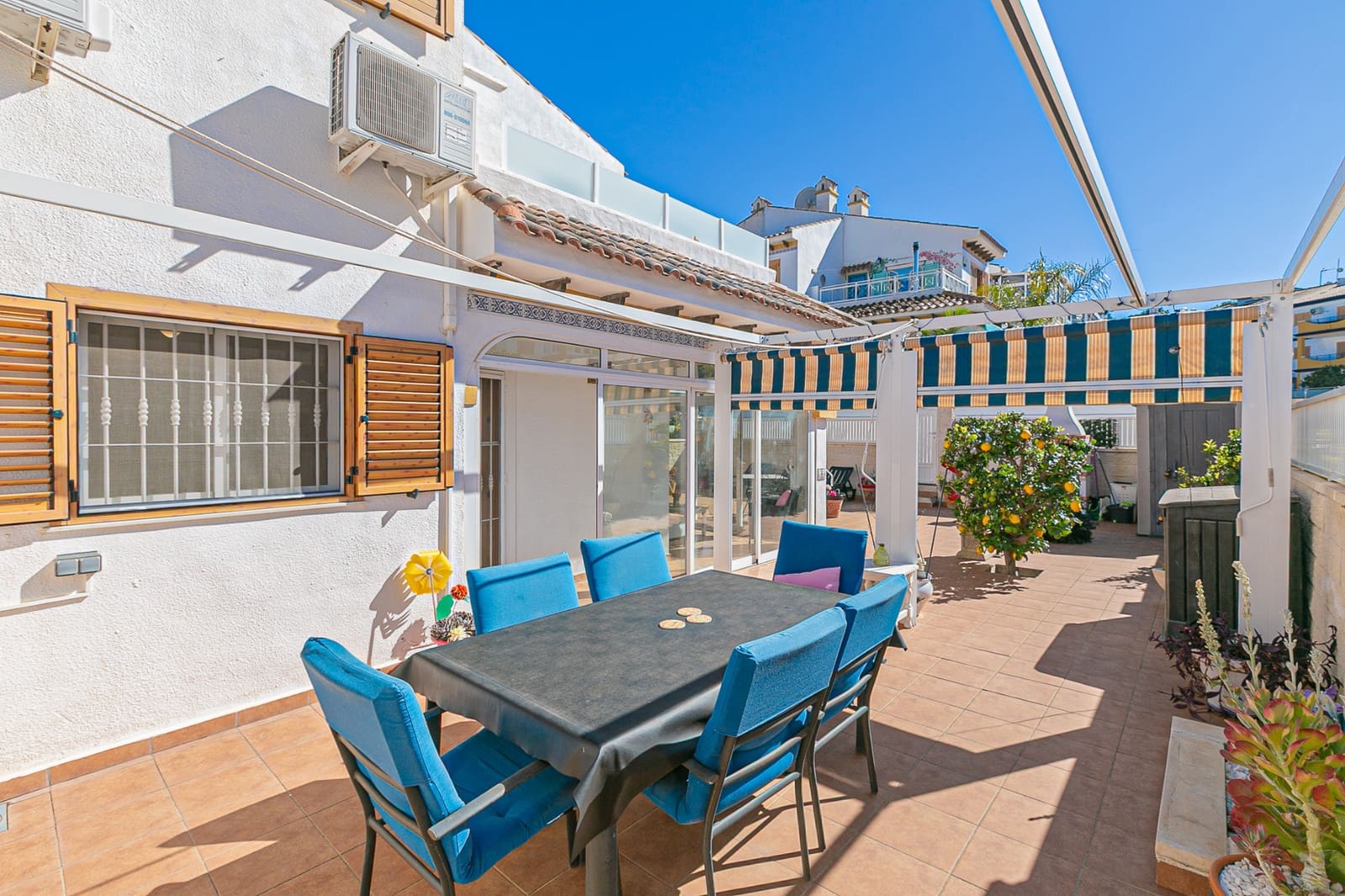 2 quarto Moradia Geminada para venda em Pilar de la Horadada com piscina - 235 000 € (Ref: 9640647)