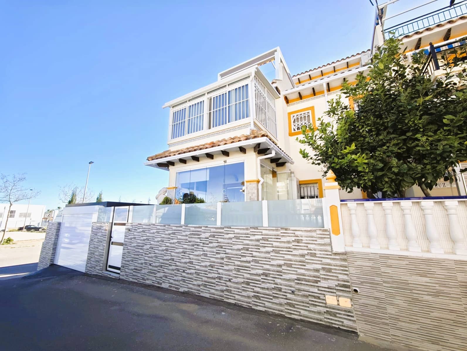 2 soveværelse Byhus til salg i Orihuela Costa med swimmingpool garage - € 269.950 (Ref: 9640649)