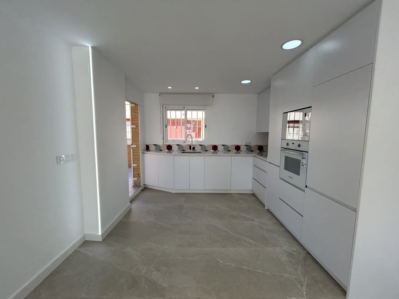 2 soverom Leilighet til salgs i Pilar de la Horadada med svømmebasseng garasje - € 225 000 (Ref: 9665218)