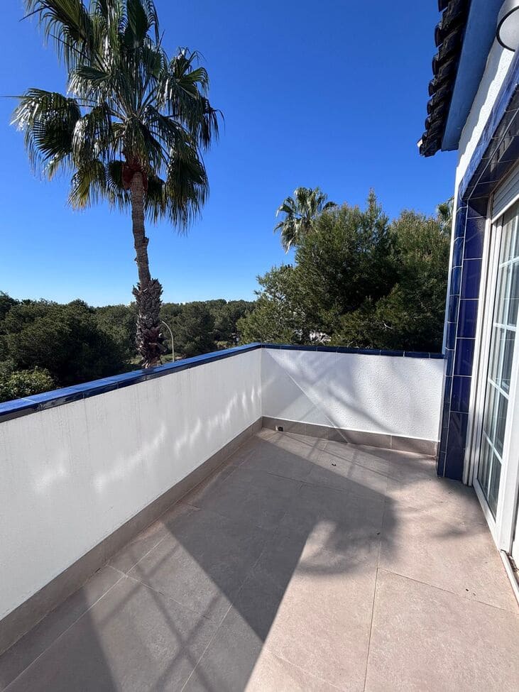 2 makuuhuone Kattohuoneisto myytävänä paikassa Orihuela Costa mukana uima-altaan 
autotalli - 205 000 € (Ref: 9687419)