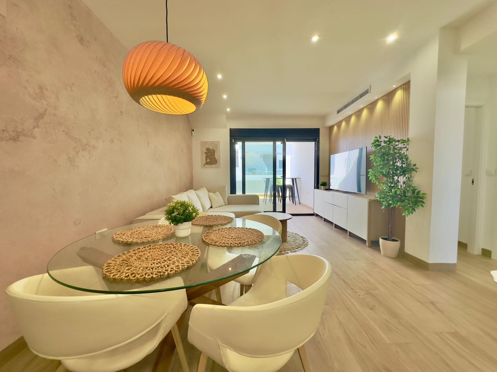 Bungalow de 2 habitaciones en Los Balcones en venta con piscina garaje - 315.000 € (Ref: 9687420)