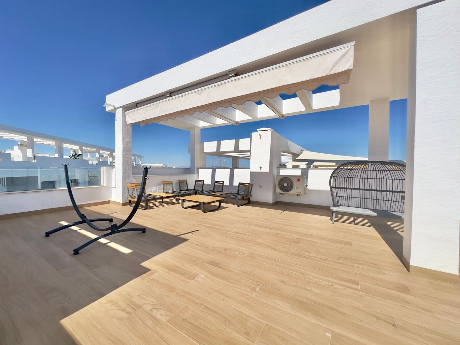 Bungalow de 2 habitaciones en Los Balcones en venta con piscina garaje - 315.000 € (Ref: 9687420)