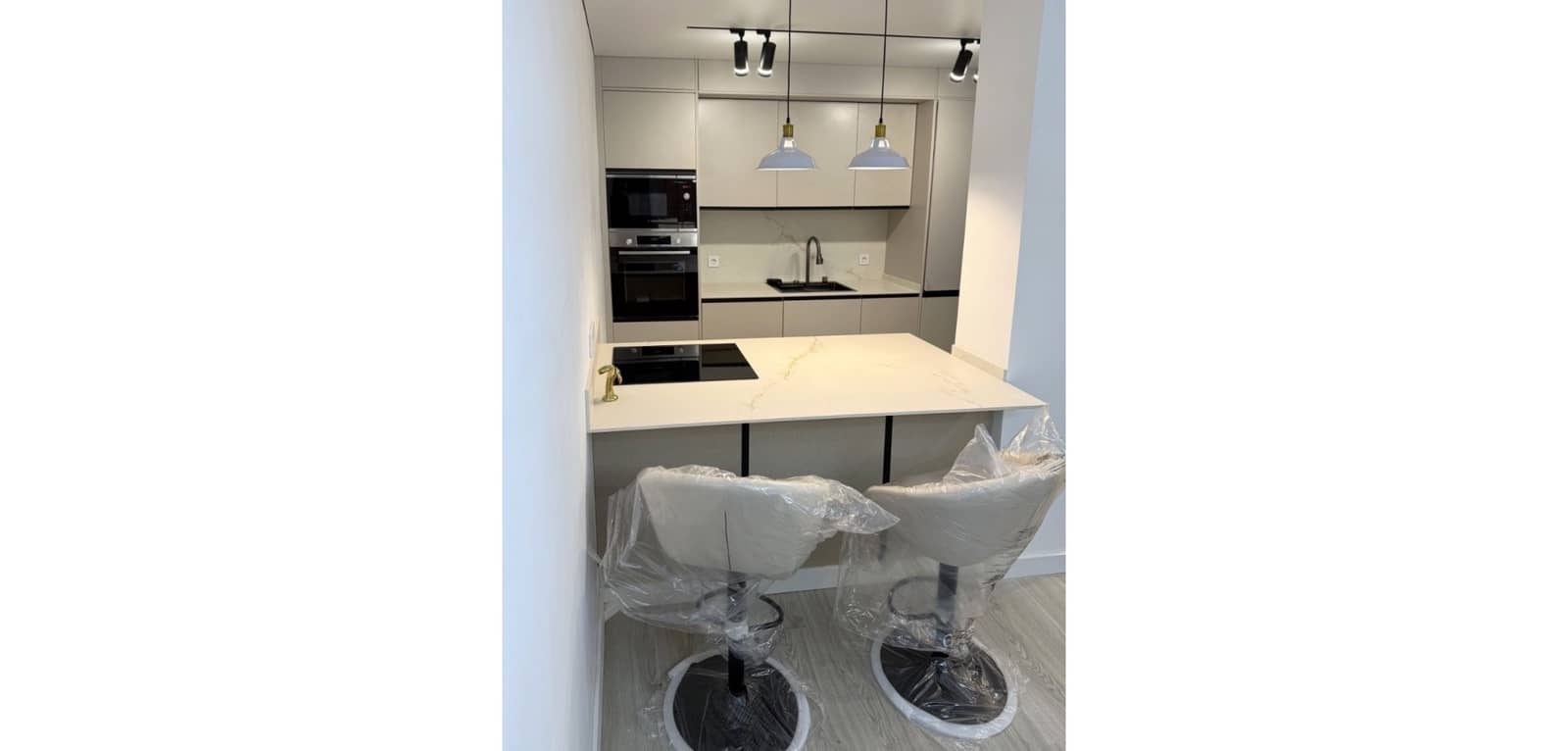 2 makuuhuone Huoneisto myytävänä paikassa Torrevieja mukana uima-altaan - 265 000 € (Ref: 9687421)