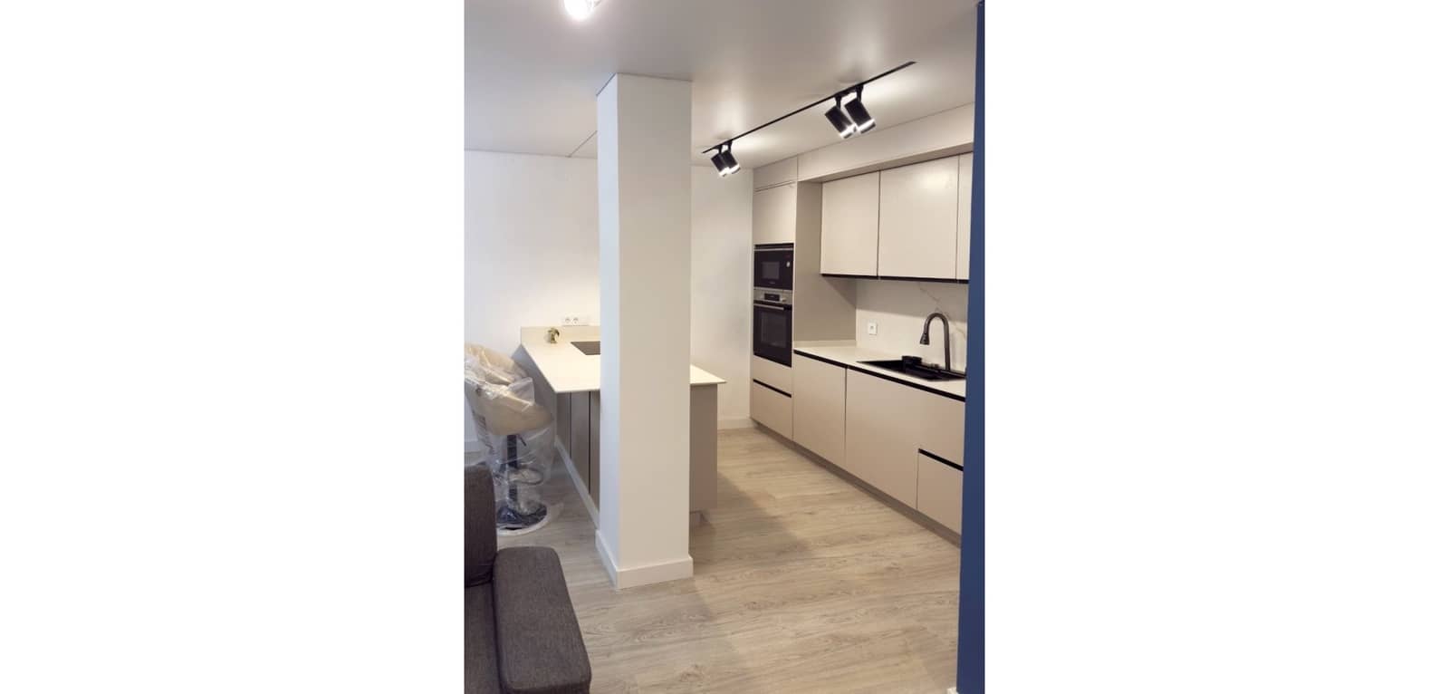 2 makuuhuone Huoneisto myytävänä paikassa Torrevieja mukana uima-altaan - 265 000 € (Ref: 9687421)