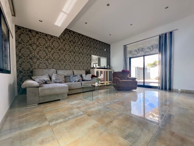 4 quarto Moradia para venda em Torre de la Horadada, Pilar de la Horadada com piscina - 595 000 € (Ref: 9687430)