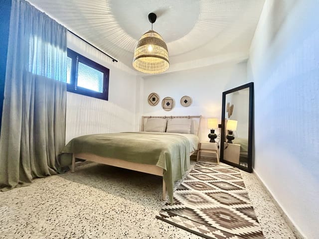 2 chambre Appartement à vendre à Guardamar Playa, Guardamar del Segura avec piscine garage - 169 900 € (Ref: 9694107)