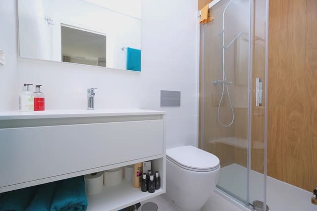 2 soveværelse Lejlighed til salg i Playa Flamenca, Orihuela med swimmingpool - € 249.995 (Ref: 9713975)