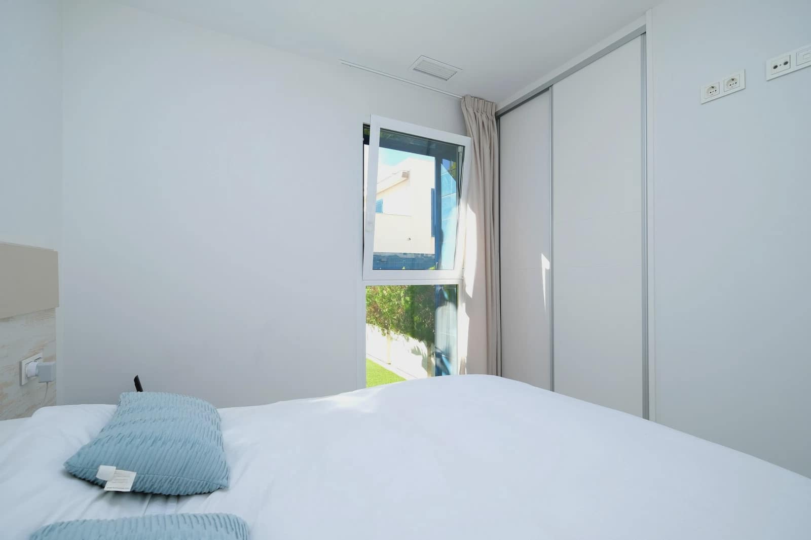 2 slaapkamer Appartement te koop in Orihuela Costa met zwembad - € 249.995 (Ref: 9713975)