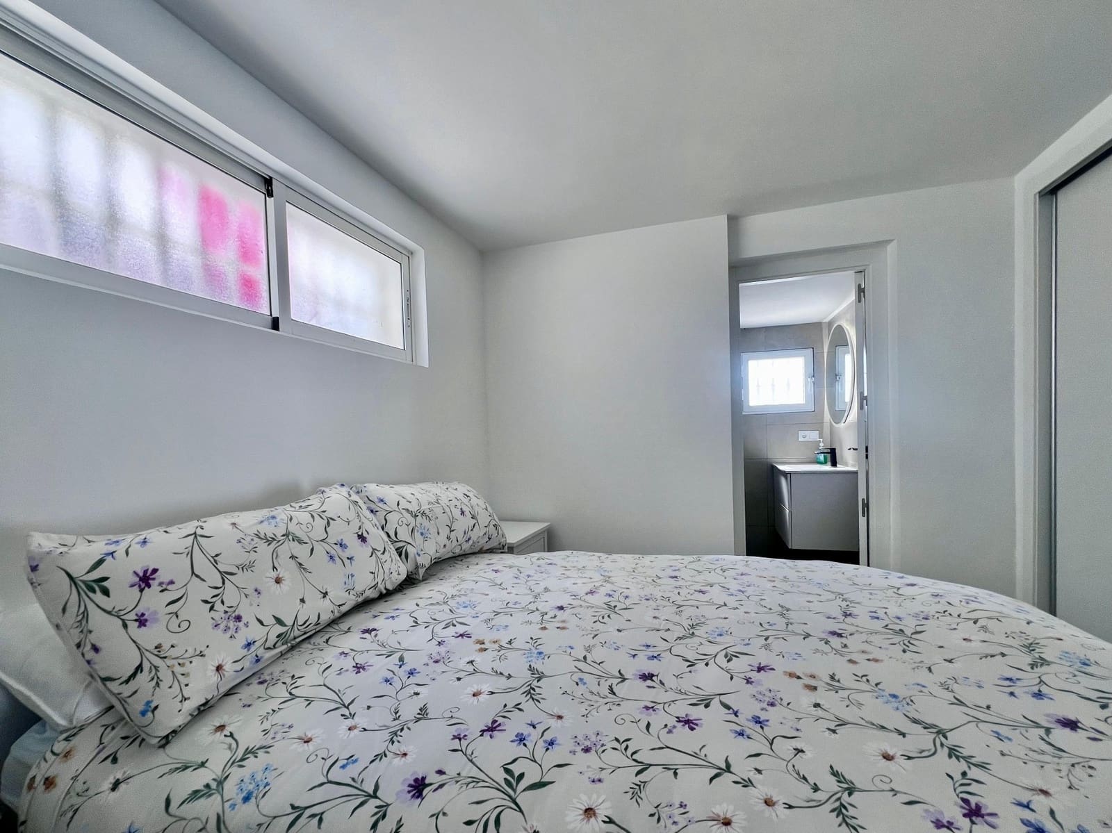 5 bedroom Villa for sale in Filipinas with pool - € 499,000 (Ref: 9713989)